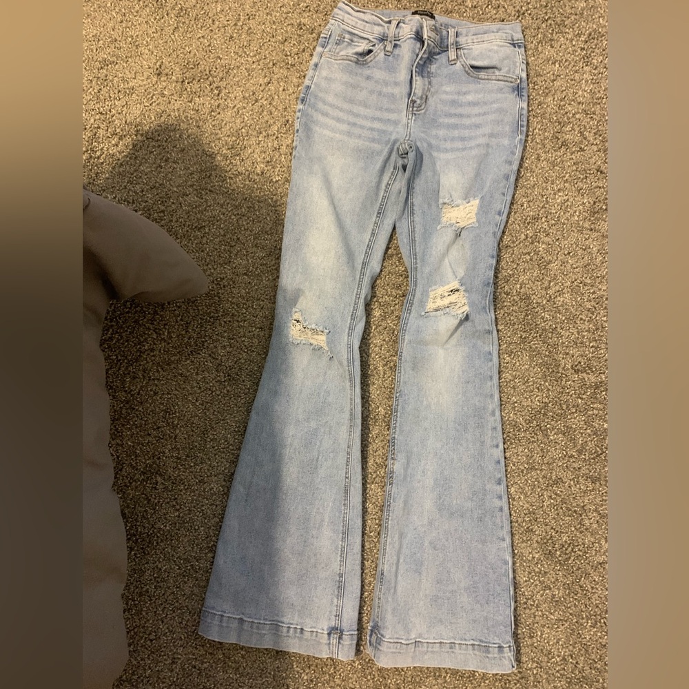 BELL BOTTOMS 🔔 very stretchy and not tight at all